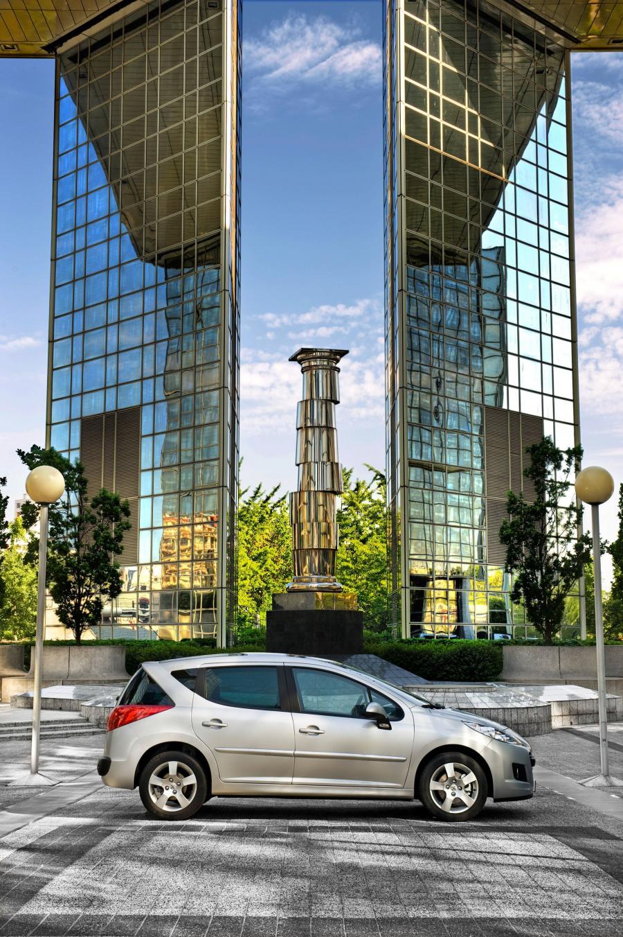  Peugeot 207 SW 2009 года  (фото 3 из 15)